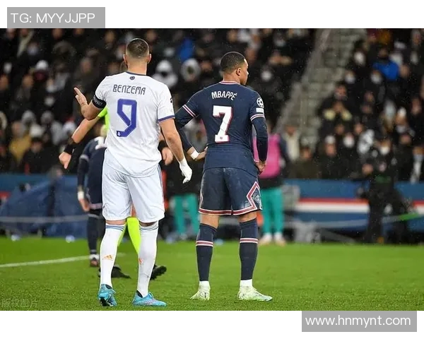 姆巴佩热情拥抱亚马尔赛后致意致谢俄罗斯球迷